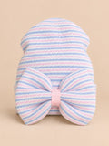 Bonnet bébé naissance en coton rose et bleu, rayures et gros nœud, vue de face