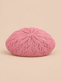 Béret d'artiste en maille fine Rose-1, vue de face sur fond pêche sable