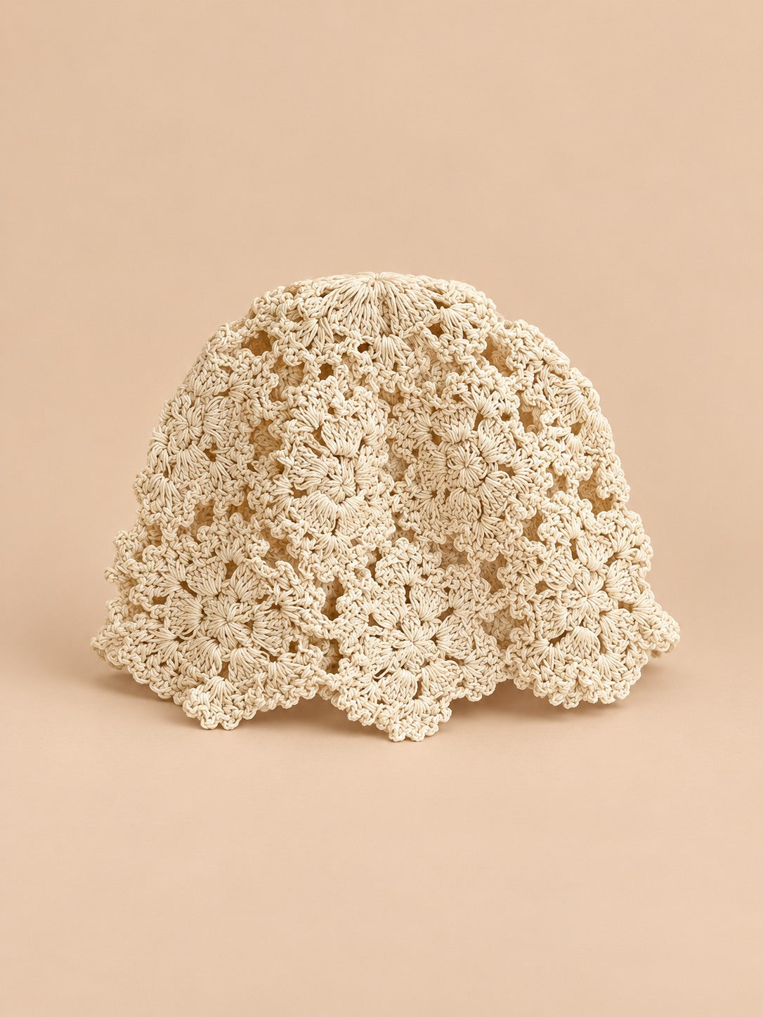 Béret en dentelle à fleurs au crochet, coloris Beige, vue de face