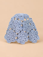 Béret en dentelle à fleurs au crochet, coloris Bleu clair, vue de face