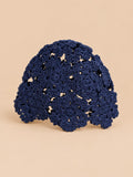 Béret en dentelle à fleurs au crochet, coloris Bleu marine, vue de face