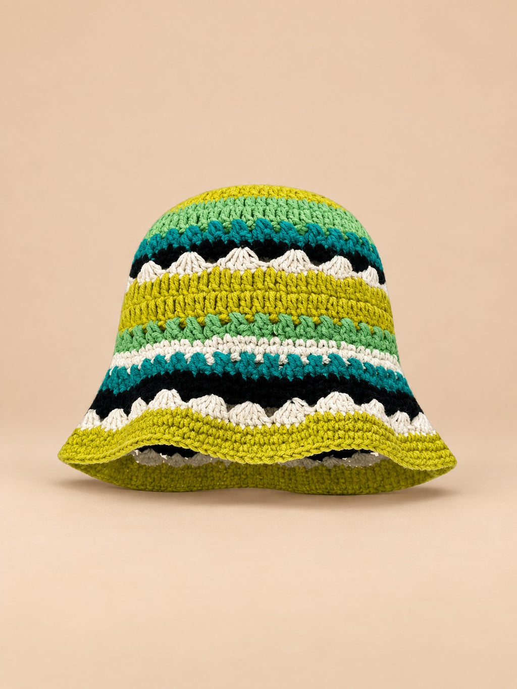 Bob au crochet fait main à fleurs, modèle 31, vue de face