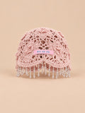 Bonnet bohème au crochet à perles et pompons, rose, vue de face