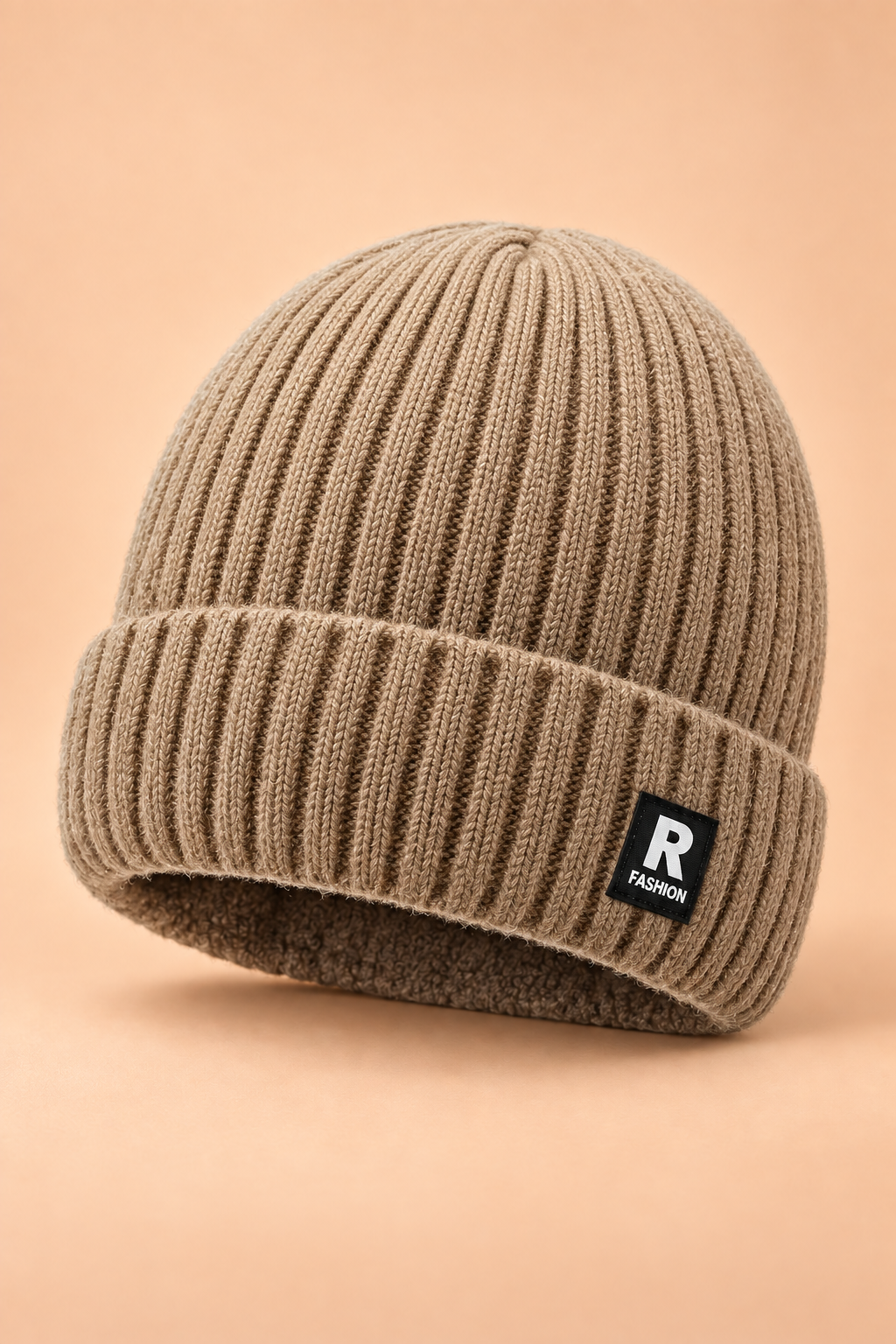 Bonnet épais doublé polaire kaki en maille côtelée, vue trois quarts