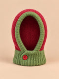 Cagoule femme à écharpe intégrée rouge et vert, vue de face.