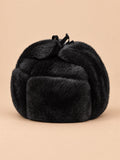 Chapka homme en fourrure de lapin noir, vue de face.