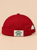 Bonnet docker BROOKLYN1631 rouge, vue de face, étiquette vintage.