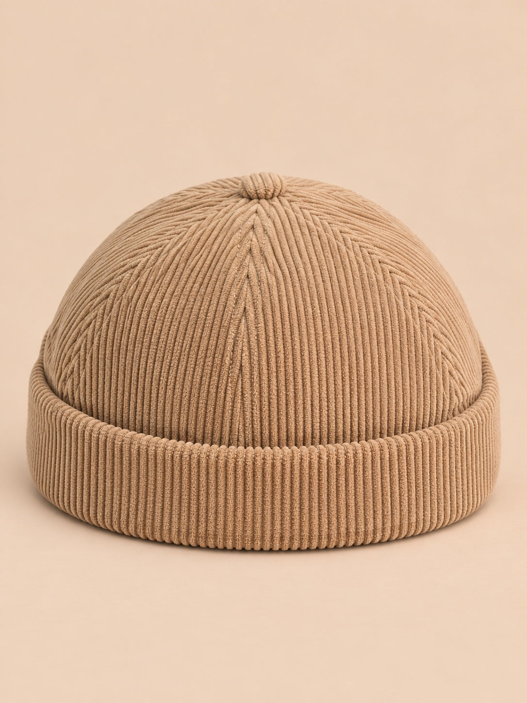 Bonnet docker en velours côtelé kaki, vue de face.