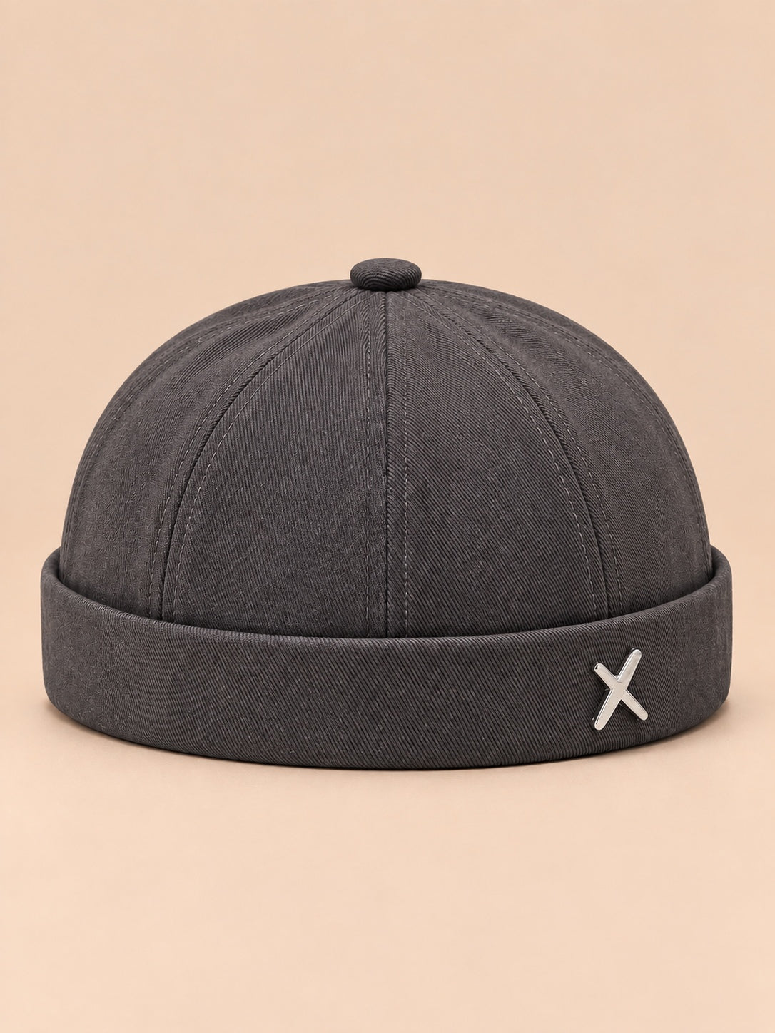 Bonnet docker vintage délavé gris, vue de face.