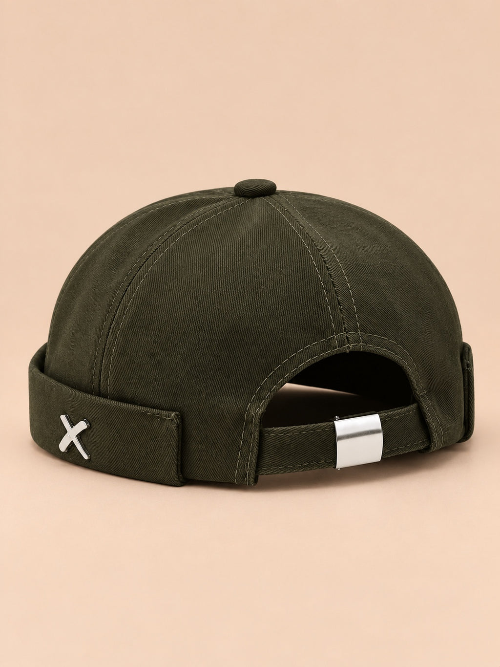 Bonnet docker vintage délavé vert armée, vue de trois quarts.