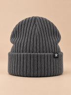 Bonnet homme gris 3 côtelé à revers avec étiquette étoile, vue de face