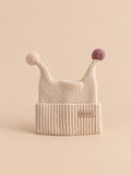 Bonnet enfant au tricot ou crochet, modèle Beige, vue de face