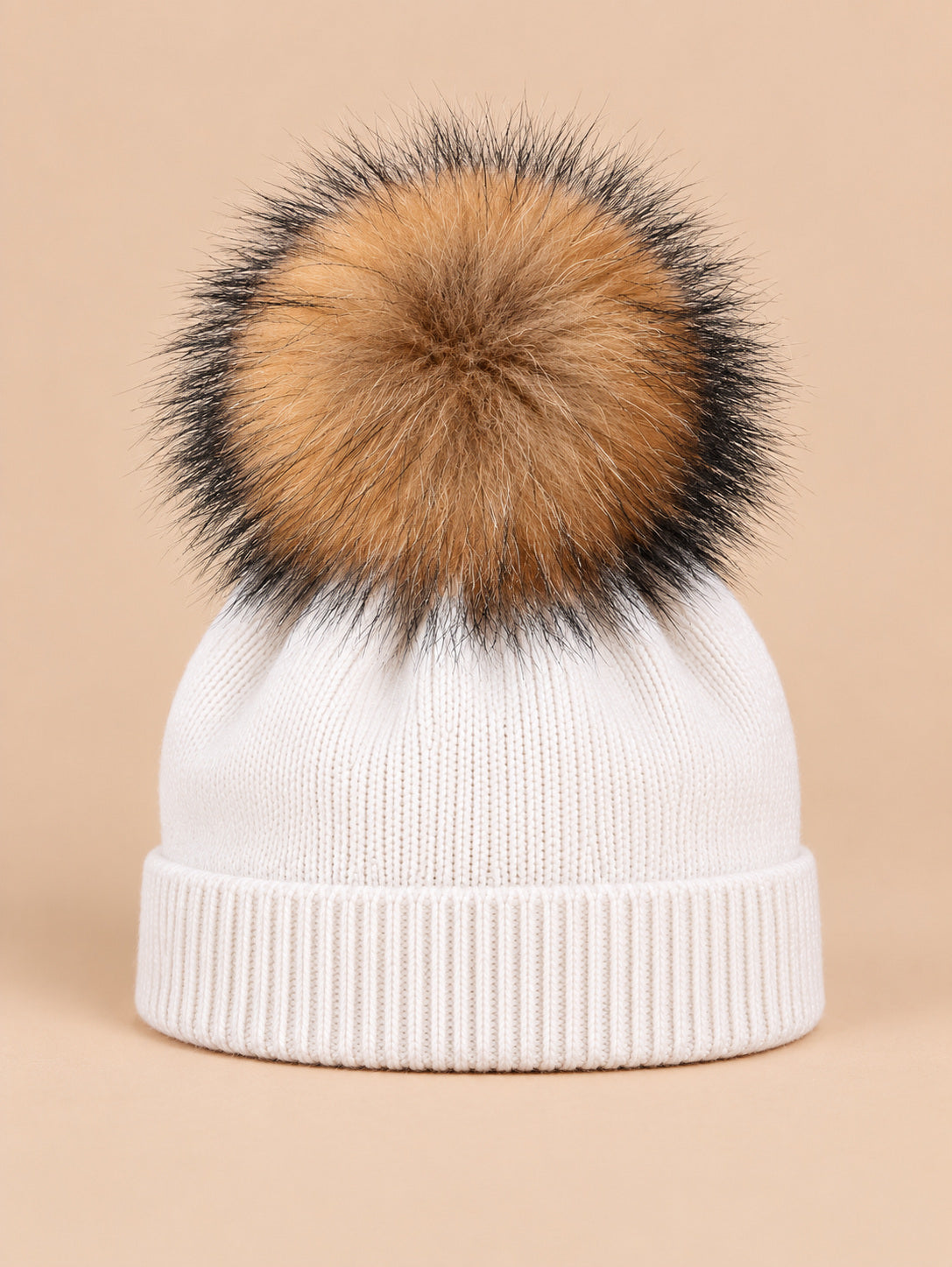 Bonnet enfant blanc pompon naturel en maille à revers, vue de face