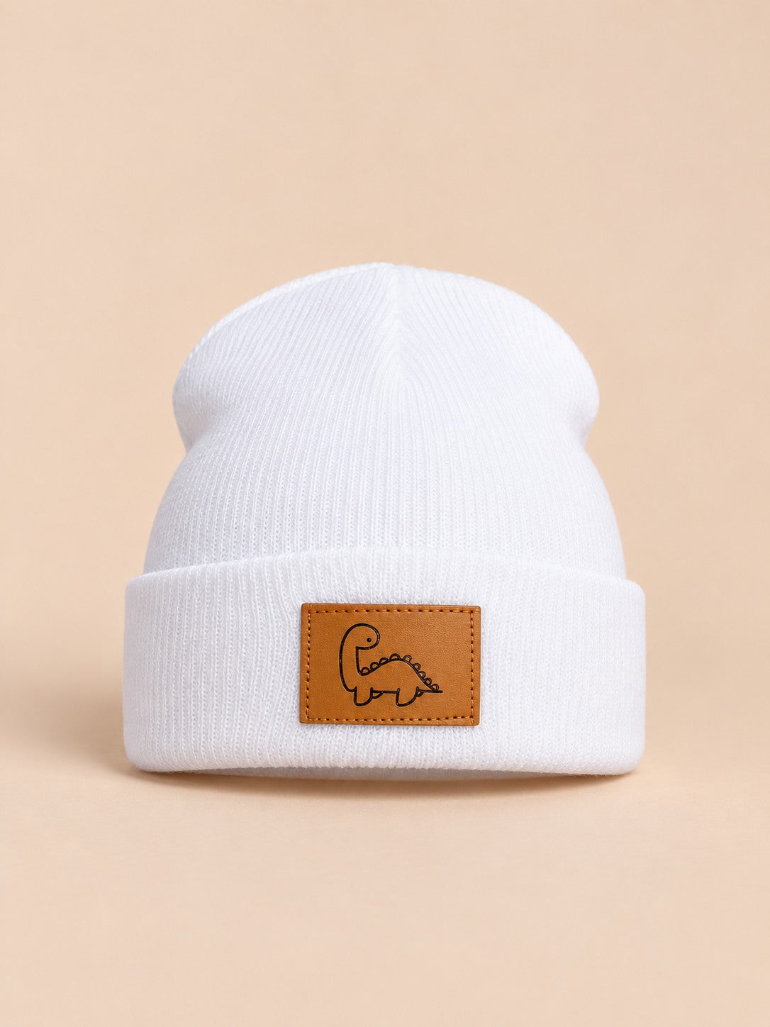 Bonnet enfant au tricot ou crochet, modèle Blanc 1, vue de face