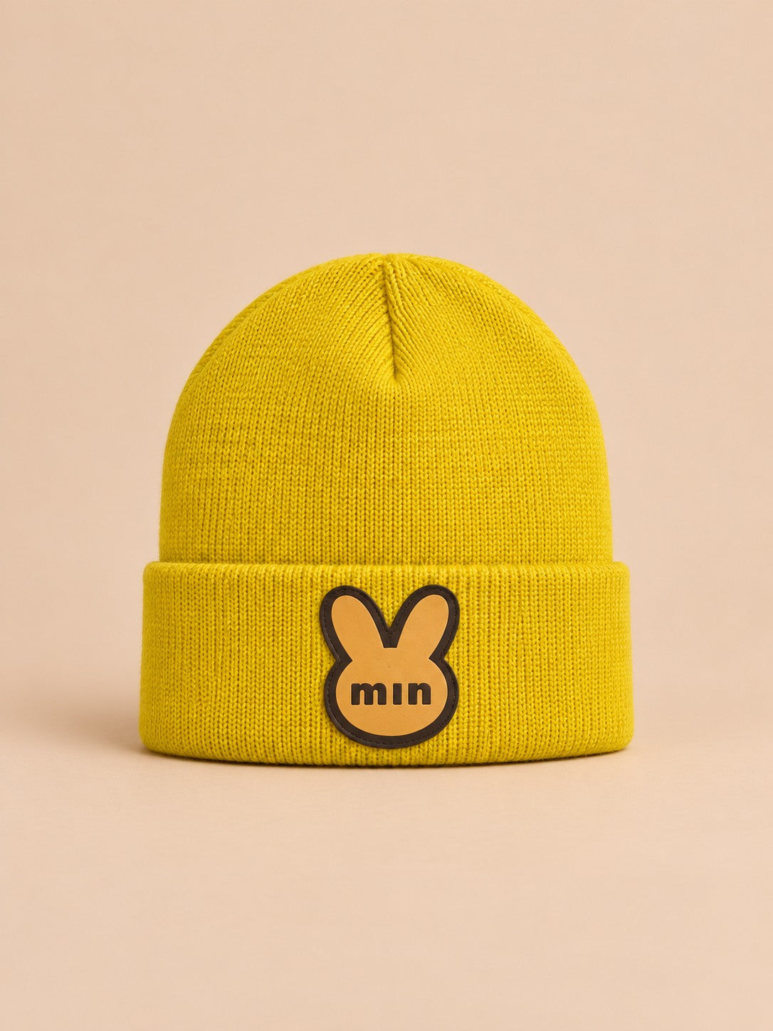 Bonnet enfant au tricot ou crochet, modèle Jaune 1, vue de face