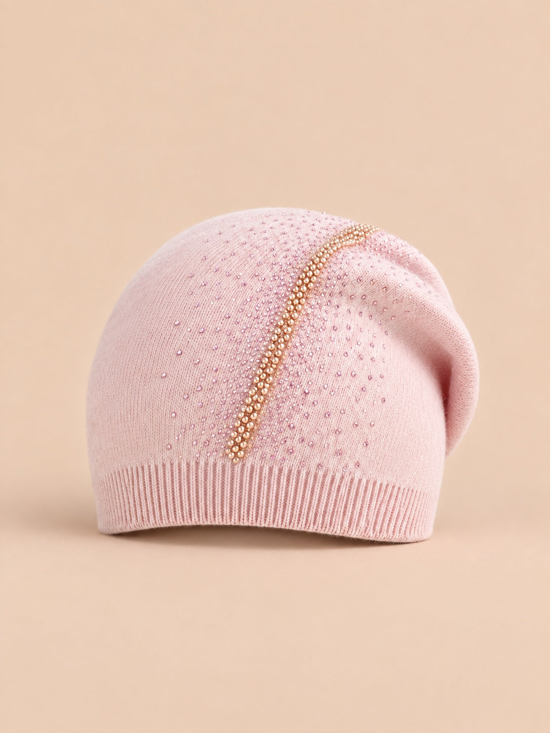 Bonnet ENJOYFUR à strass en laine mélangée rose, vue de face.