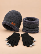 Ensemble bonnet tour de cou et gants coupe-vent gris, vue de trois quarts.