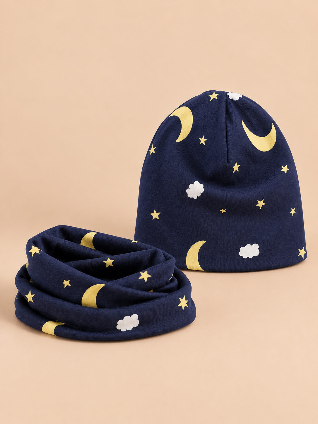 Ensemble bonnet et snood enfant Lune et étoile bleu marine, vue de face.