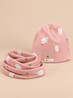 Ensemble bonnet et snood enfant Lapin rose foncé, vue de face.