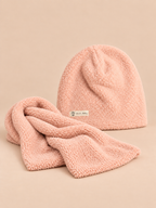 Bonnet et écharpe enfant en peluche, coloris rose, vue de face.