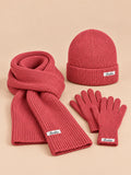Ensemble bonnet, écharpe et gants femme style coréen, rose fuchsia, vue de face.