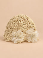 Bonnet fleuri en coton au crochet, beige, vue de face