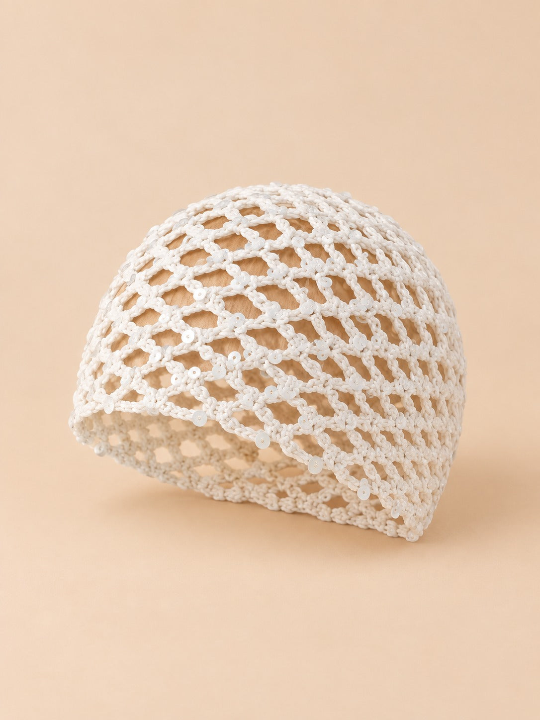 Bonnet foulard en résille au crochet, blanc 2, vue de trois quarts