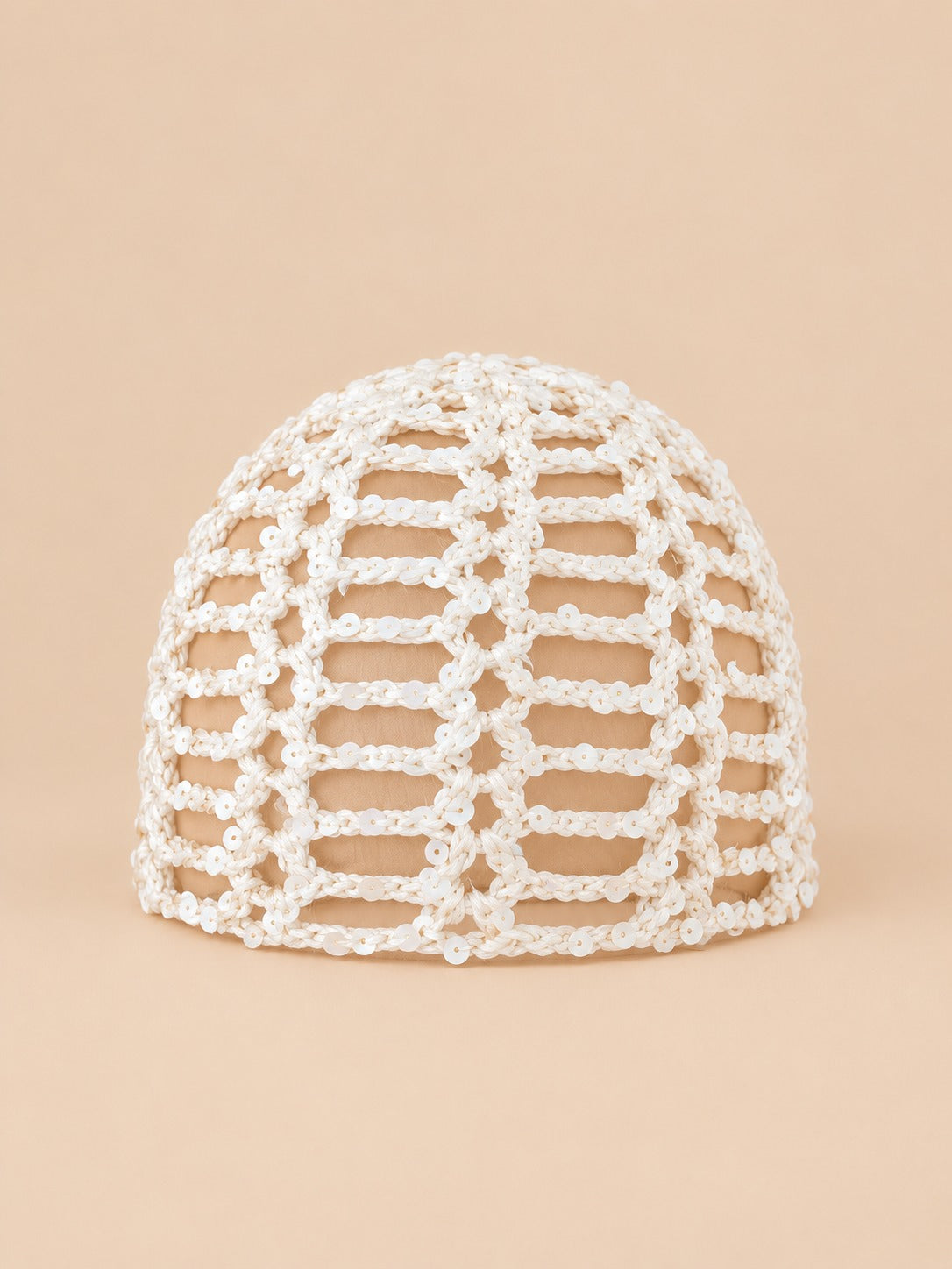 Bonnet foulard en résille au crochet, blanc, vue de face