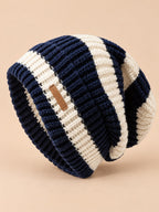 Bonnet rayé léger en maille style coréen, bleu marine, vue de trois quarts