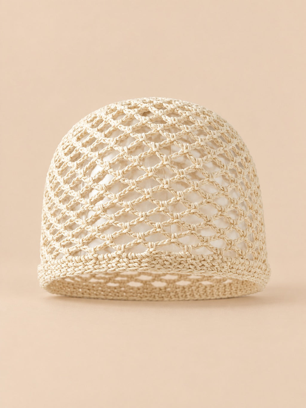 Bonnet résille en coton au crochet, beige, vue de face