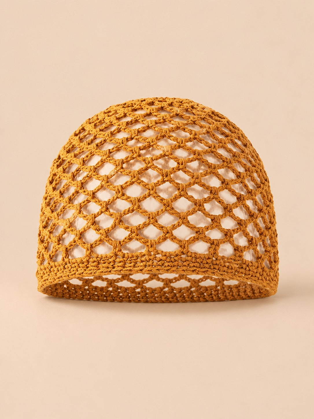 Bonnet résille en coton au crochet, caramel, vue de face