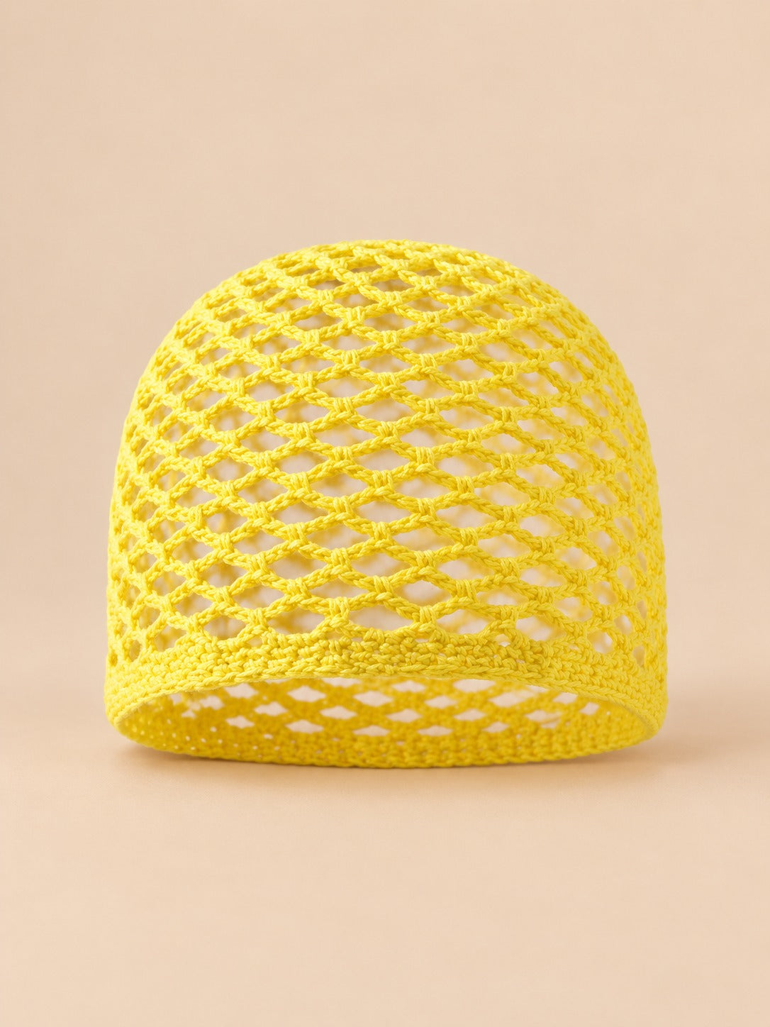 Bonnet résille en coton au crochet, jaune poussin, vue de face