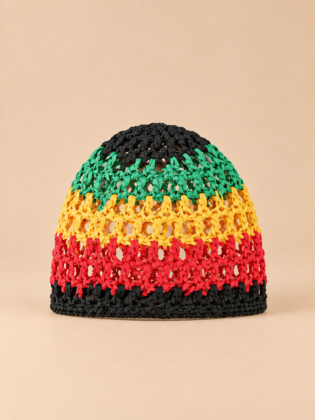 Bonnet résille au crochet multicolore, maille ajourée, vue de face