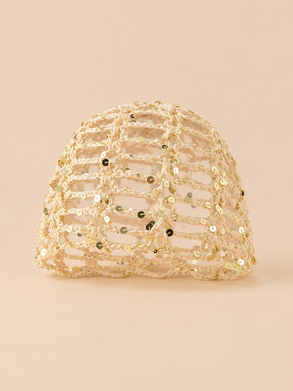 Bonnet résille à sequins au crochet, coloris beige, vue de face