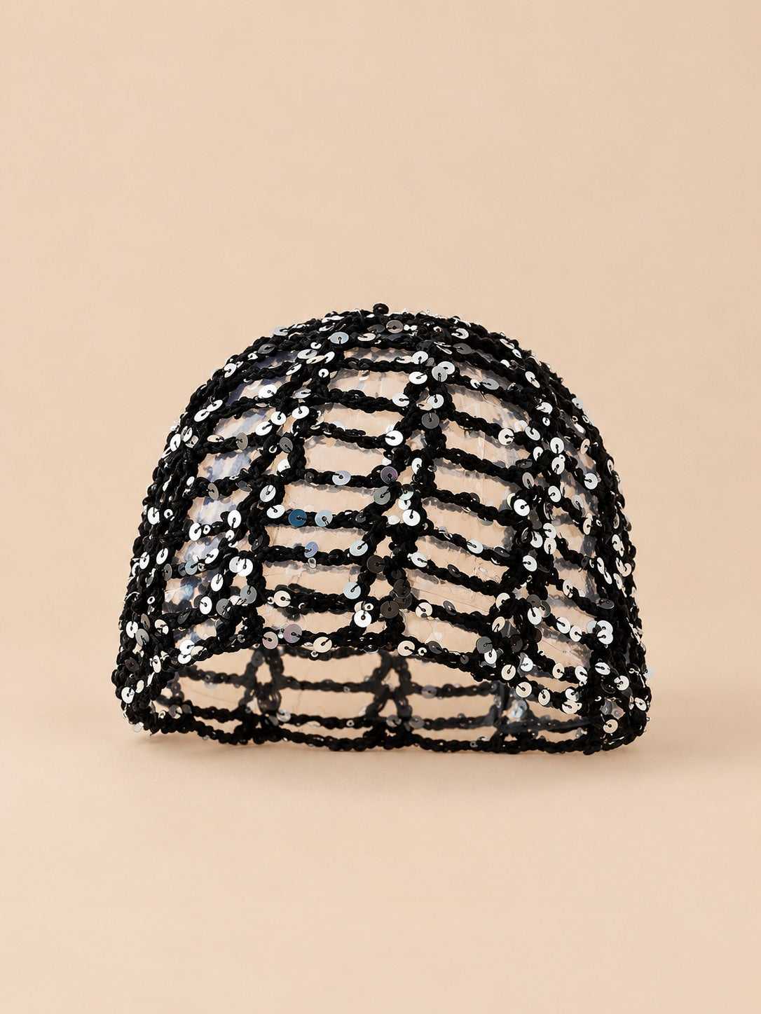Bonnet résille à sequins au crochet, coloris noir, vue de face