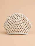 Bonnet rétro résille ajourée au crochet, coloris beige, vue de face
