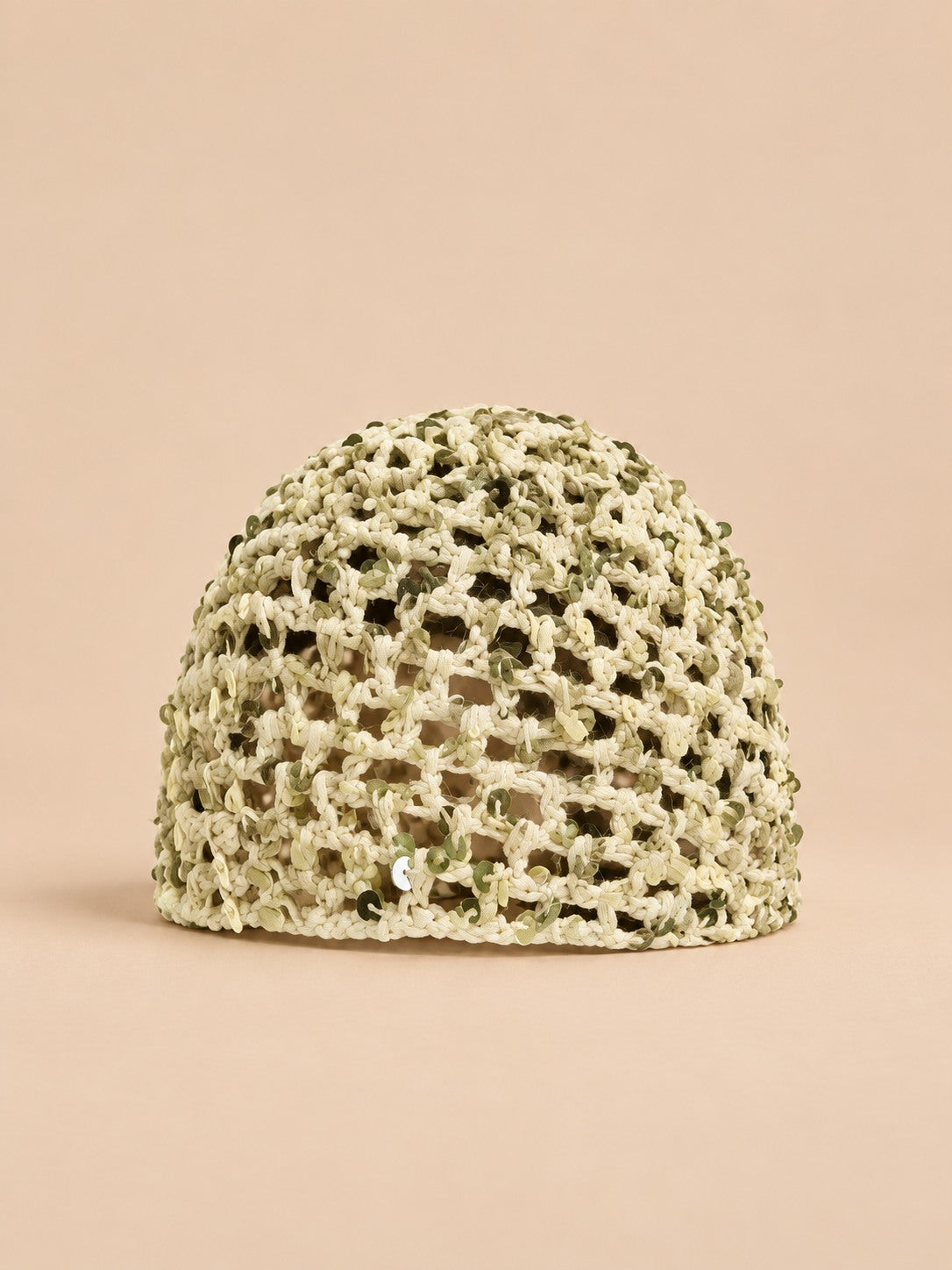 Bonnet ajouré au crochet style coréen, variante A-BEIGE, vue de face