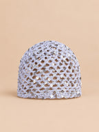 Bonnet ajouré au crochet style coréen, variante A-BLANC, vue de face