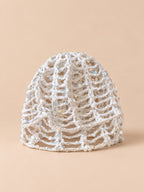 Bonnet ajouré au crochet style coréen, variante B-BLANC, vue de face