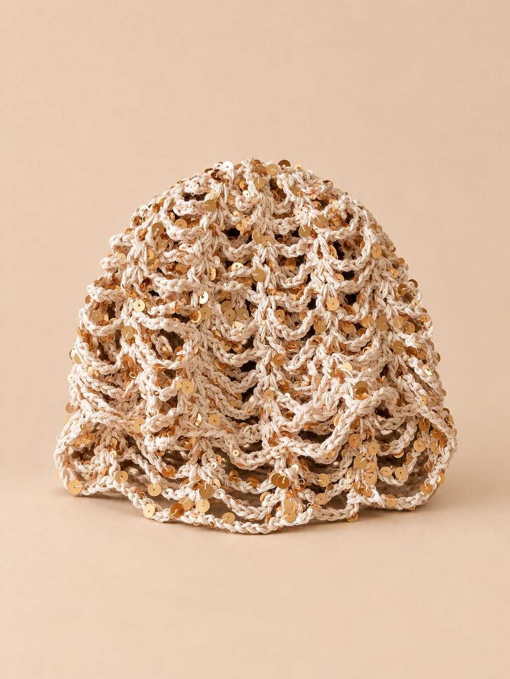 Bonnet ajouré au crochet style coréen, variante B-KAKI, vue de face