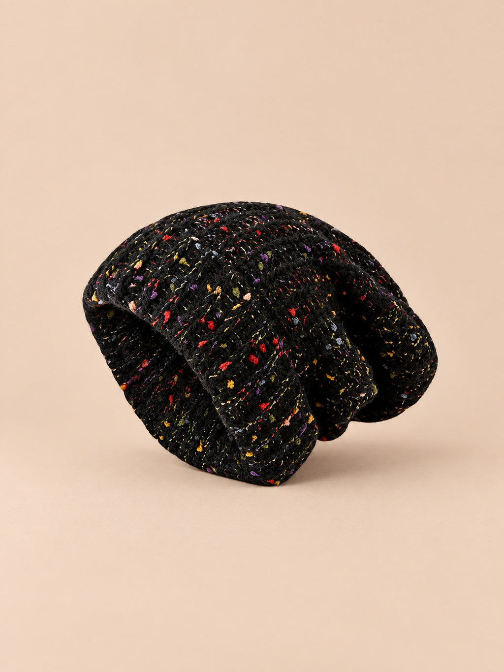 Bonnet slouchy femme bicolore en maille mouchetée, noir, vue de trois quarts