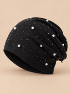 Bonnet slouchy femme orné de perles et strass, noir, vue de trois quarts