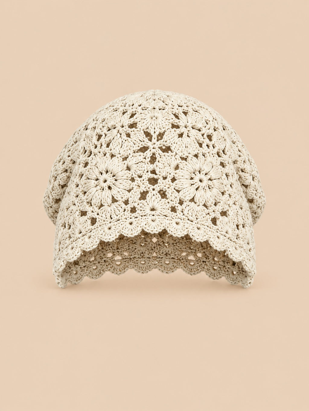 Bonnet turban ajouré au crochet, beige, vue de face