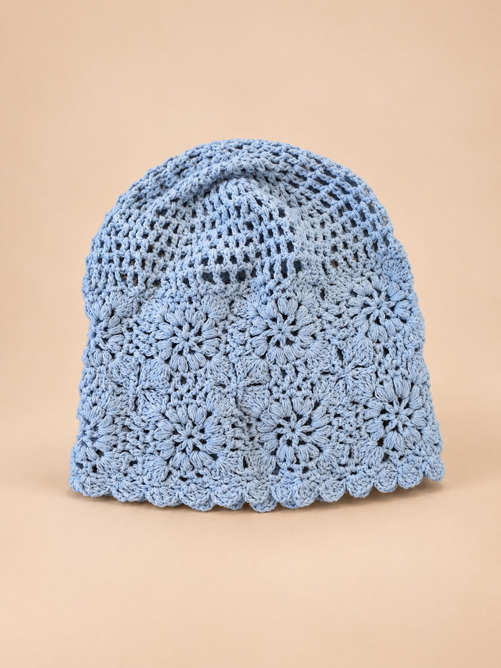 Bonnet turban ajouré au crochet, bleu, vue de face