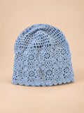 Bonnet turban ajouré au crochet, bleu, vue de face