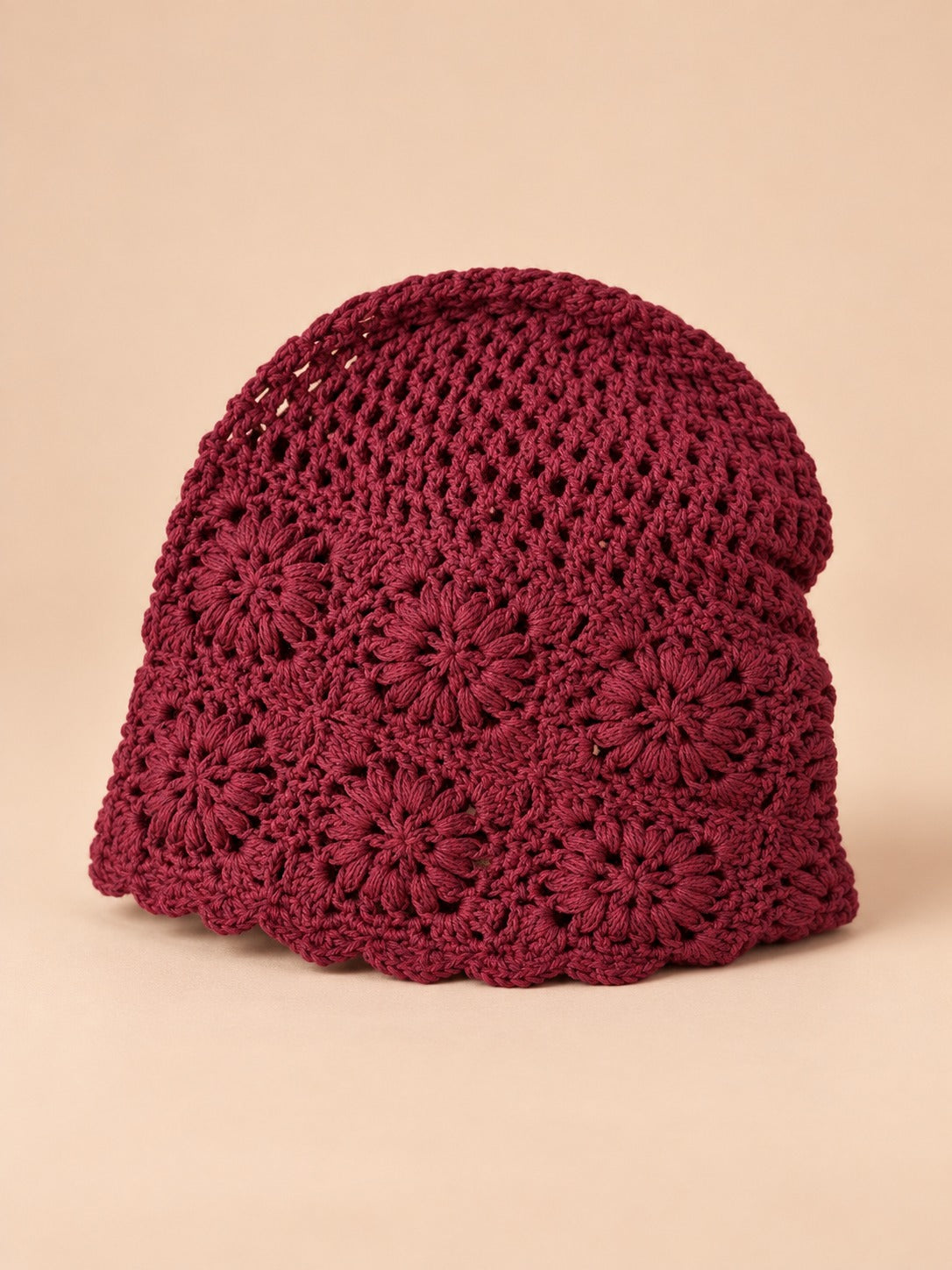 Bonnet turban ajouré au crochet, bordeaux, vue de face